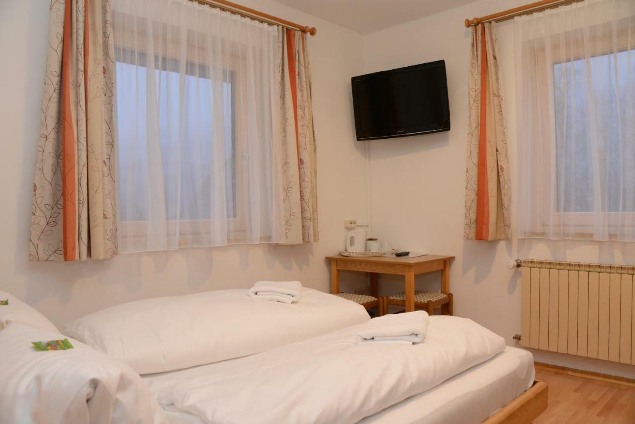 Hotel Haus Miriam Sankt Lorenzen ob Murau Exterior foto